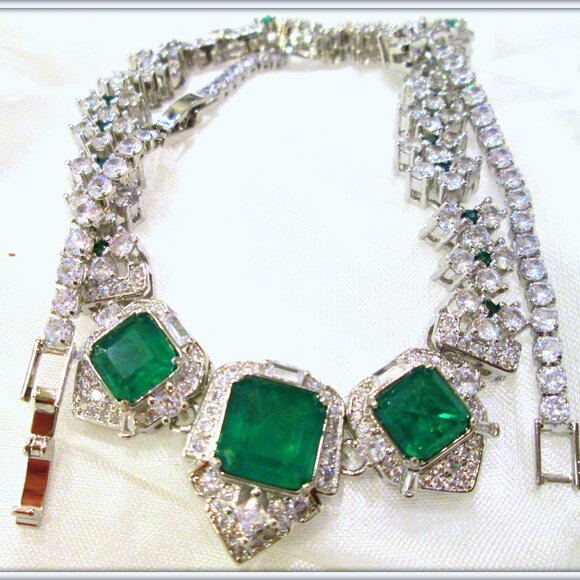 EMERALD GEMSTONE18k WHITE GOLD OVER SPLENDID NECKLACE EARRING SET - Picture 2 of 9